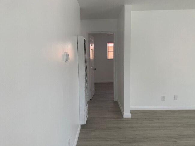 Building Photo - 4334 W 145th St