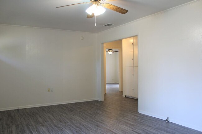 Living Room - 1260 W Frey St