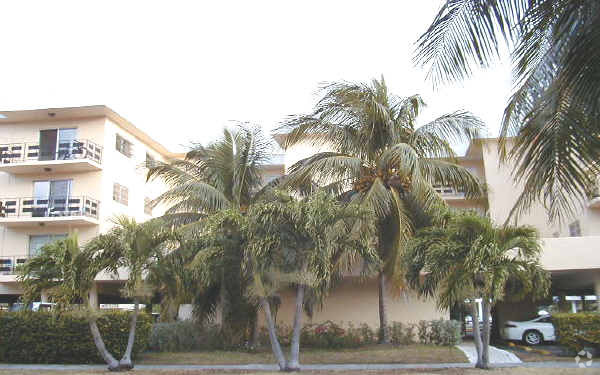 Building Photo - Enclave Shores