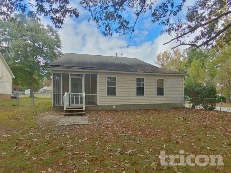 Building Photo - 1 Tomafield Ct