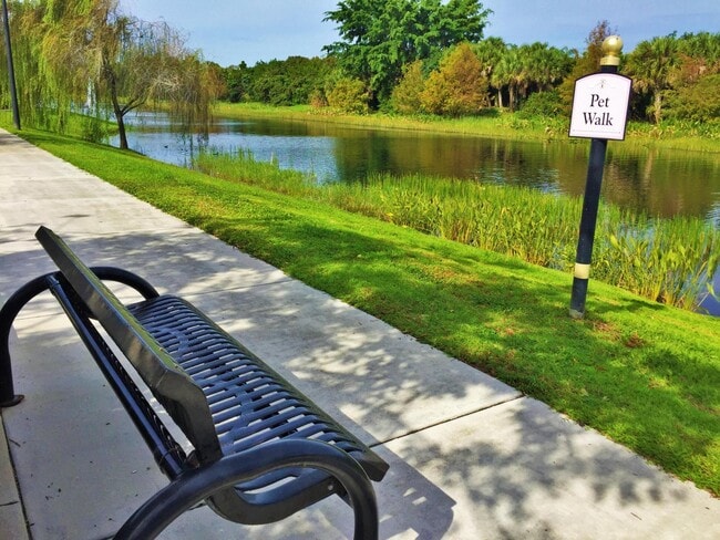 Building Photo - 4905 Midtown Ln