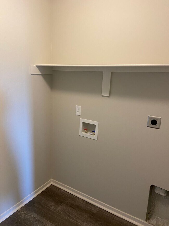 Building Photo - *Pre-leasing* Four Bedroom | Two Bath Home...