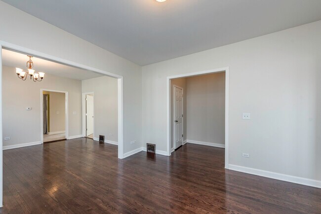 Building Photo - 515 2nd St