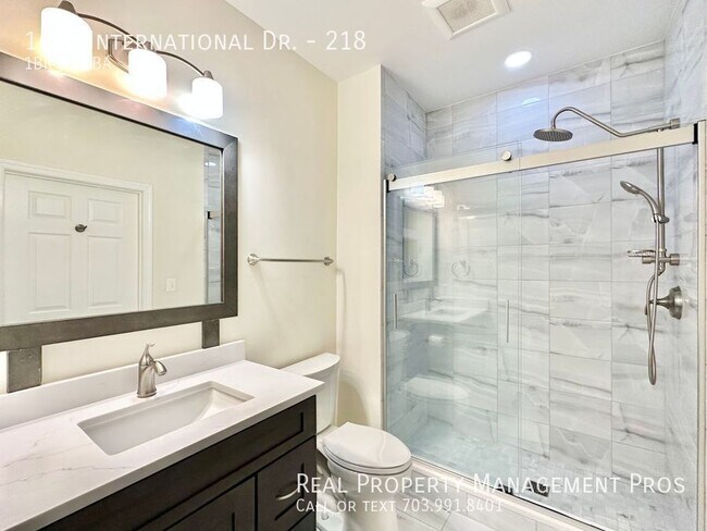 Building Photo - 1645 International Dr