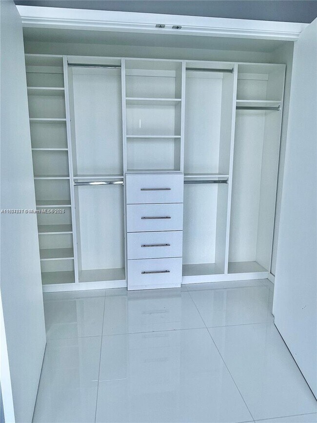 Building Photo - 17301 Biscayne Blvd