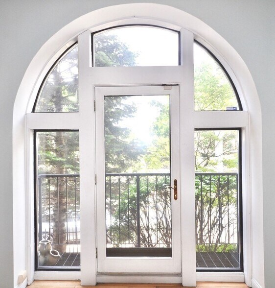 Building Photo - 340 Bunker Hill St