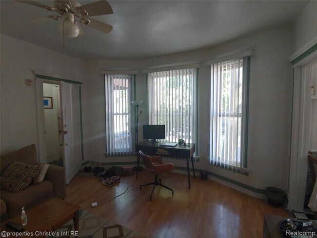 Building Photo - 4207 4th St