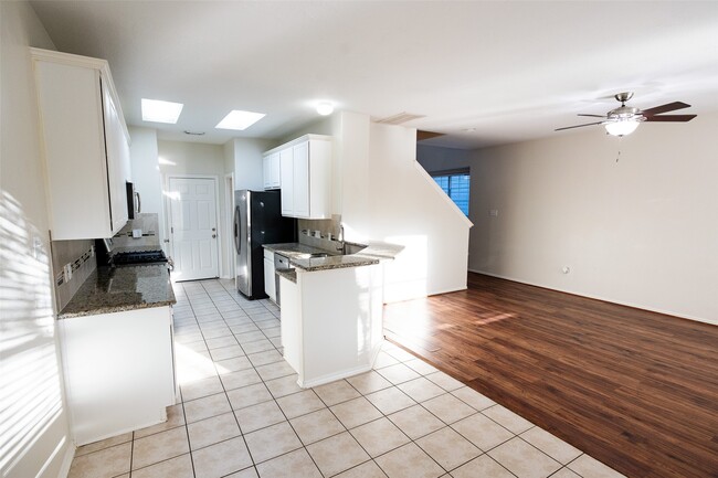 Building Photo - 11 Summer Haze Cir