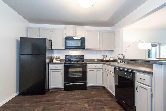 Building Photo - 12345 Maverick Dr