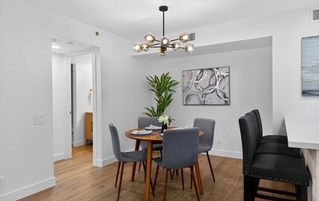 Building Photo - 199 E Warren Common