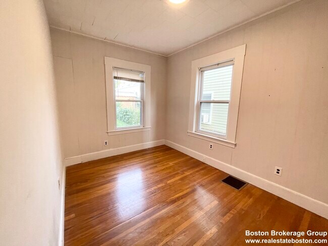Building Photo - 120 Buttonwood St