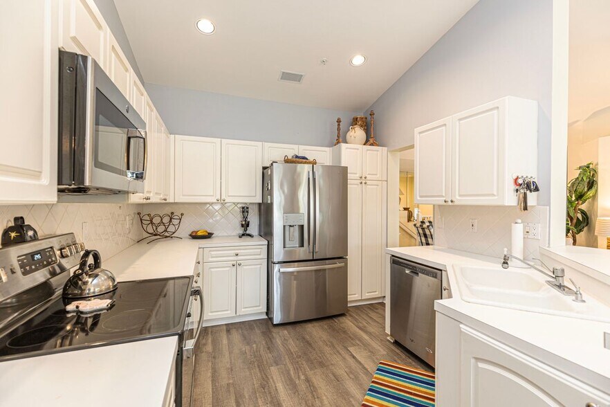 Building Photo - 24821 Lakemont Cove Ln