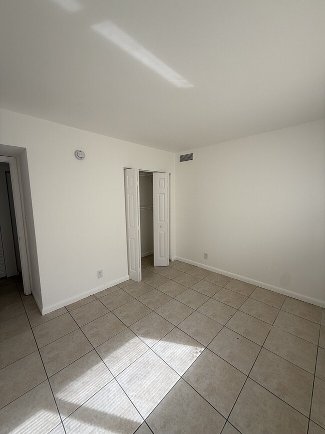 Building Photo - 2916 NW 55th Ave