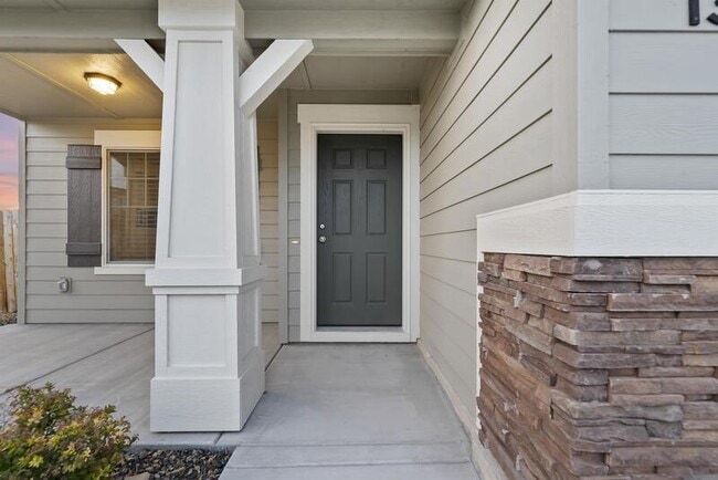 Building Photo - 1326 Placerville St