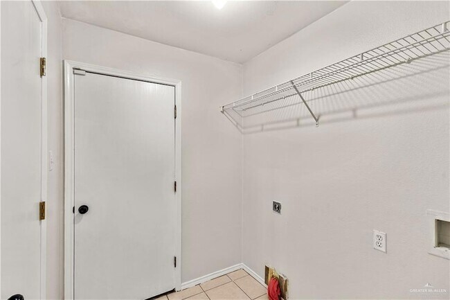 Building Photo - 4416 Thunderbird Ave