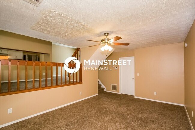 Building Photo - 3 Bedroom Pet-Friendly Home in Lithonia, GA with Main Street Renewal