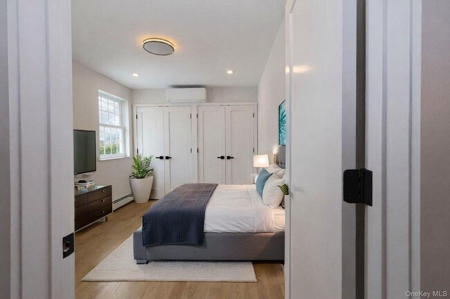 Building Photo - 52 Roe Ave