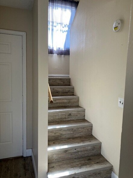 Building Photo - 5708 Coral Cir