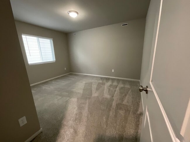 Building Photo - Beautiful 4 Bedroom, 2.5 Bath Home Available November 1st!