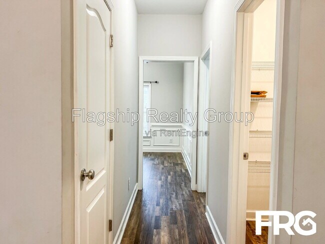 Building Photo - 491 Fallingbrook Dr
