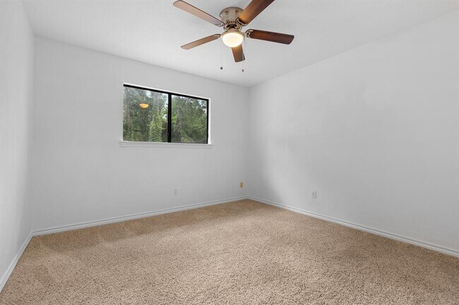 Building Photo - 14 Cascade Springs Pl