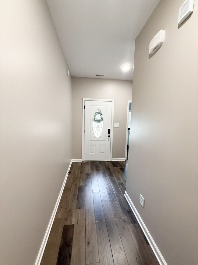 Building Photo - 1727 Oak Frst Dr