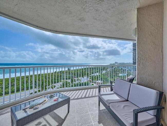 Building Photo - 5051 N Hwy A1A