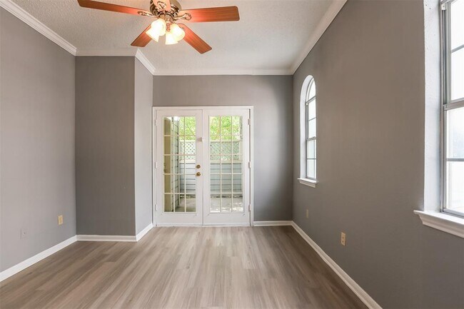 Building Photo - 3111 Tom Green St