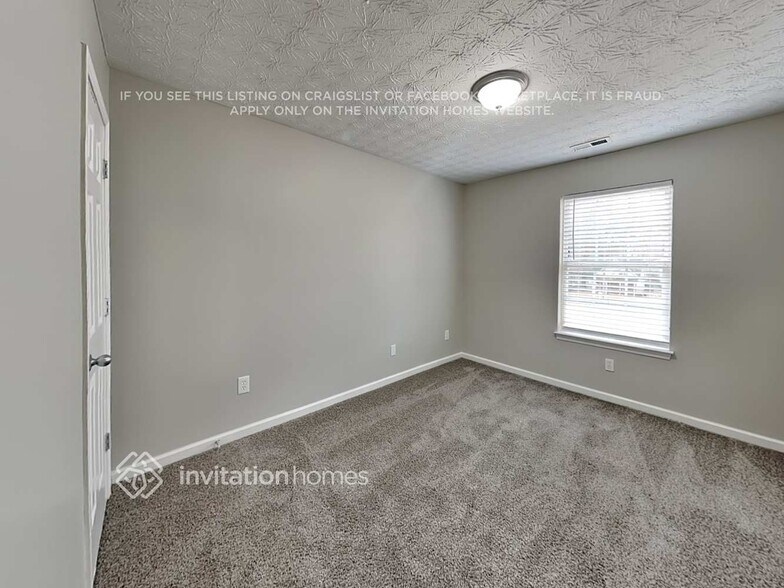 Building Photo - 86 E Main St N