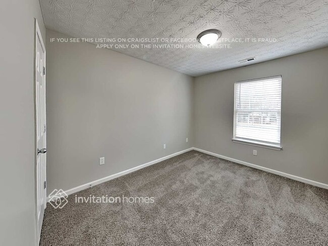 Building Photo - 86 E Main St N