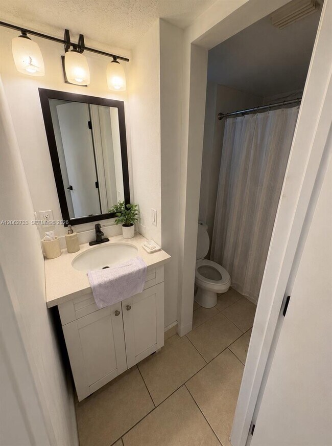 Building Photo - 310 Fontainebleau Blvd