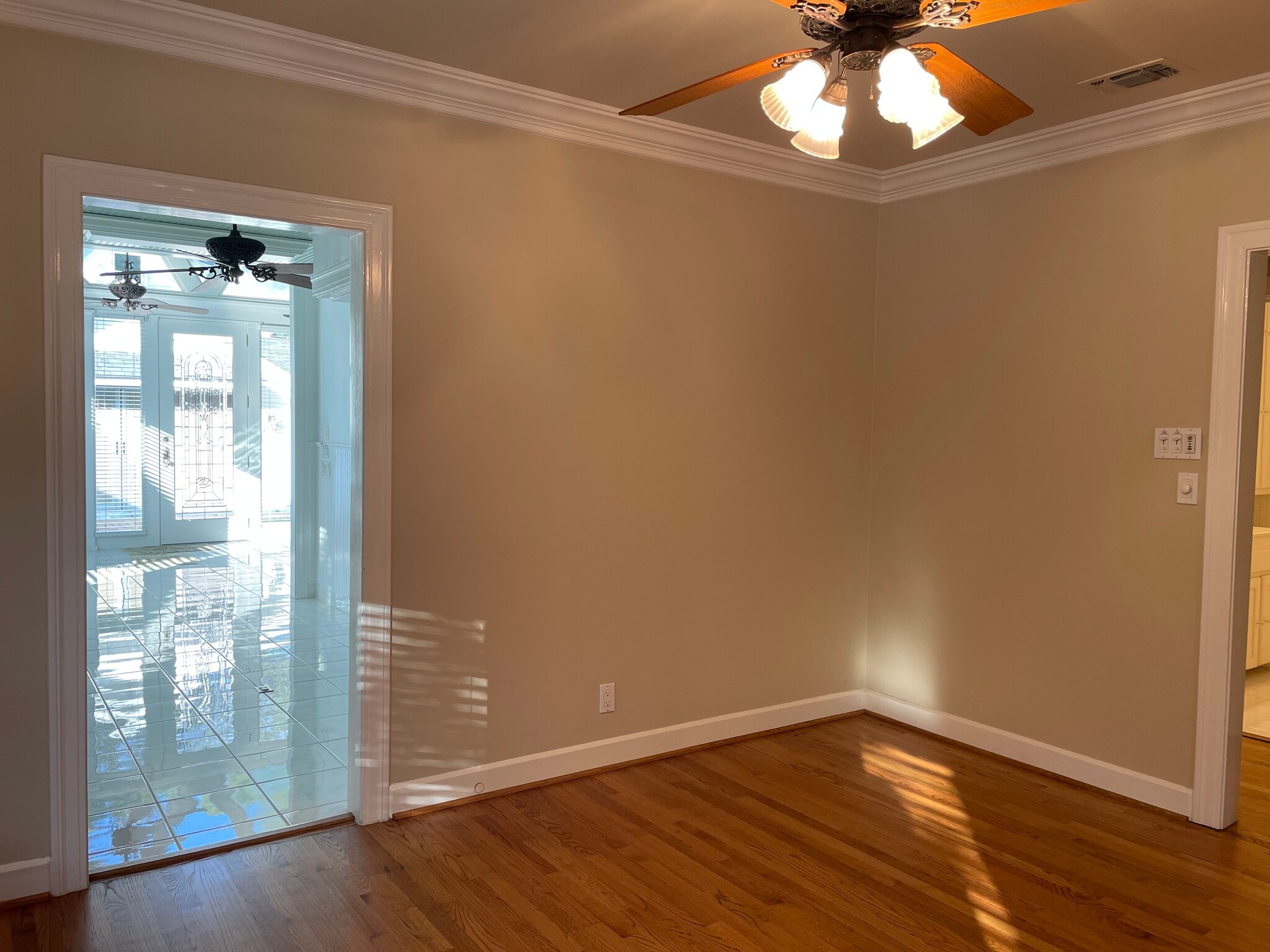 Dining Room - 1500 Preston Ave