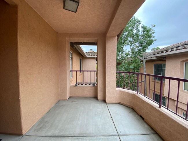 Building Photo - Beautifully Renovated Condo in Rancho Bernardo!