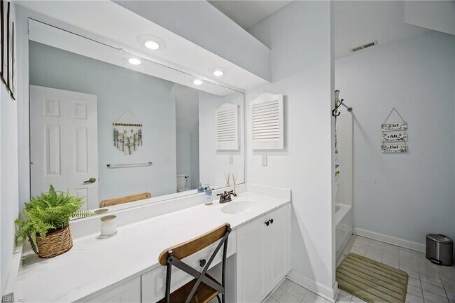 Building Photo - 2212 Creeks Edge Dr