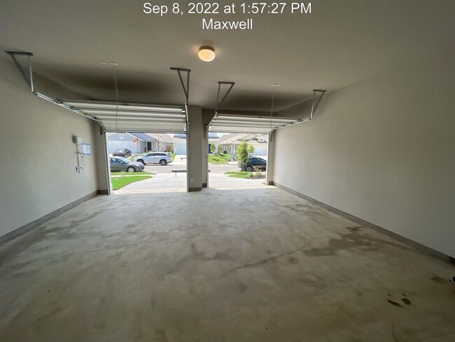 Building Photo - 194 Living Reef Dr
