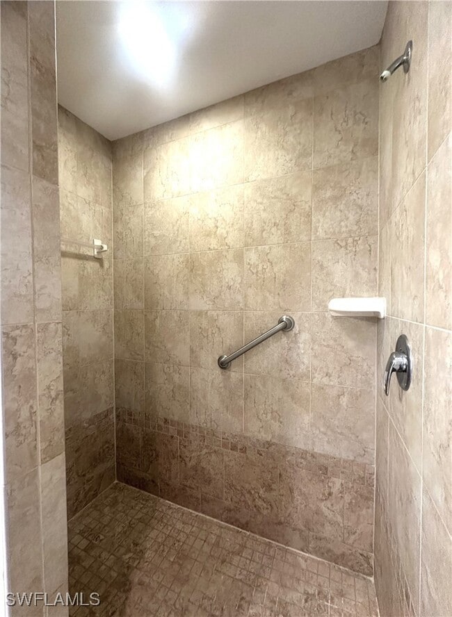 Building Photo - 6922 Satinleaf Rd N