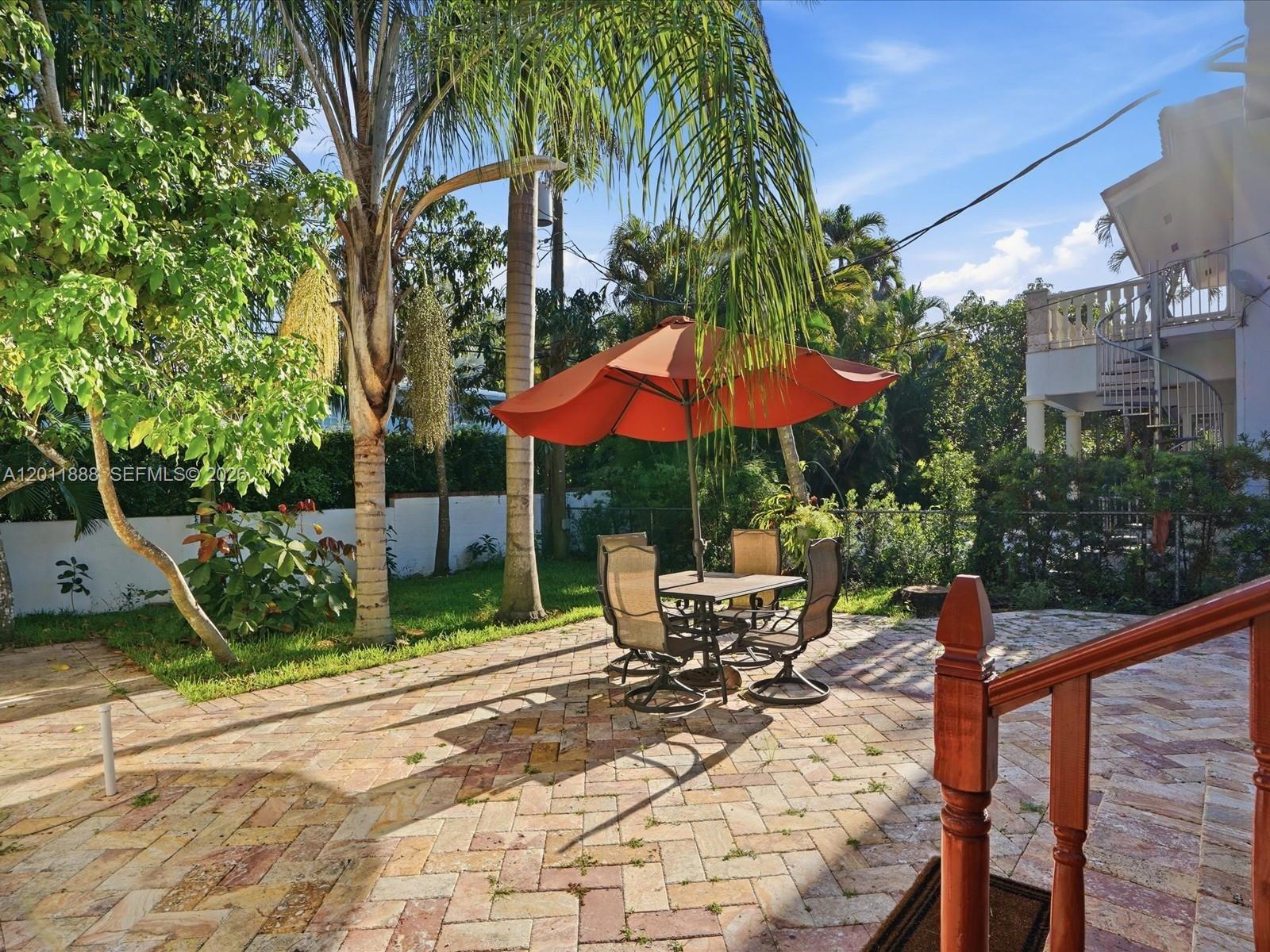 Building Photo - 1135 Asturia Ave
