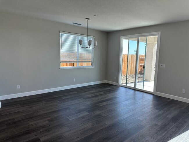Building Photo - 3040 Vaughn Way