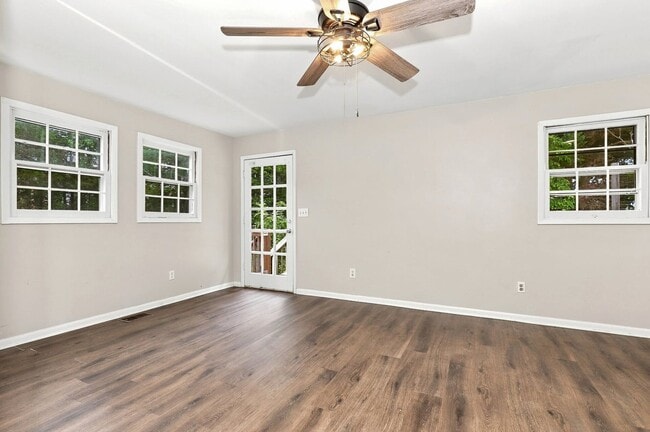 Building Photo - 8611 Belews Creek Rd