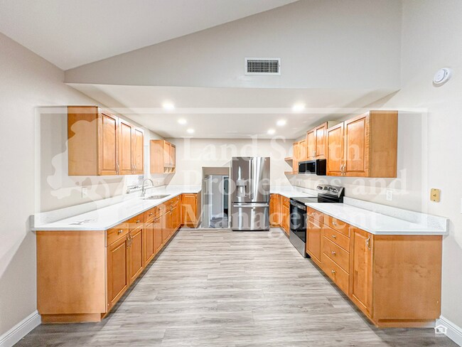 Building Photo - 1631 Monterey Ln