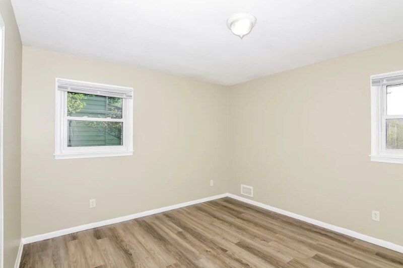 Building Photo - 3837 Buena Vista Pike