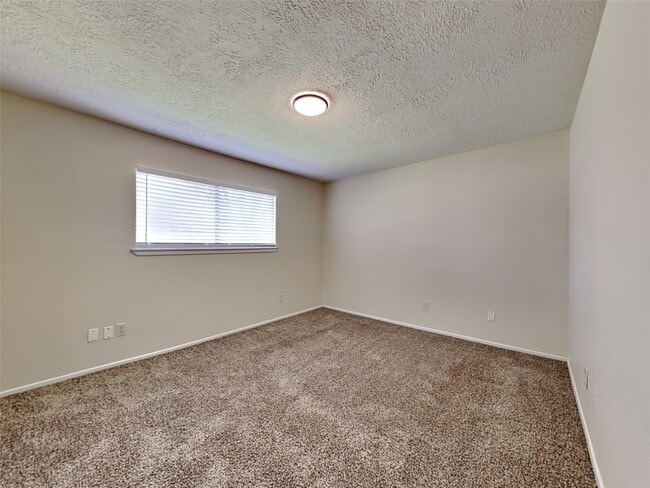 Building Photo - 14114 Fleur De Lis Blvd