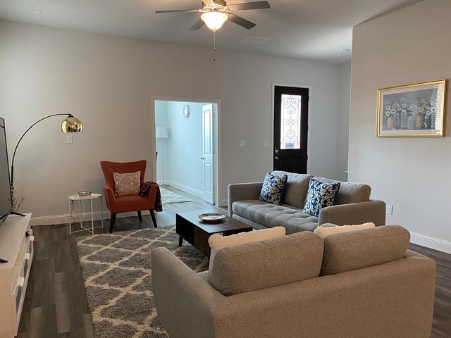 Building Photo - 7421 Sunset Blvd