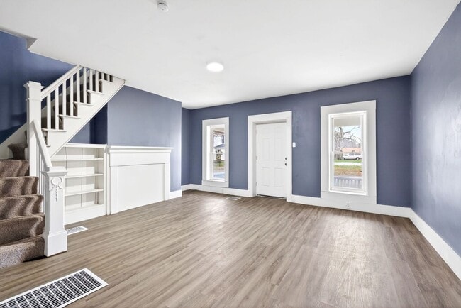 Building Photo - Newly renovated property