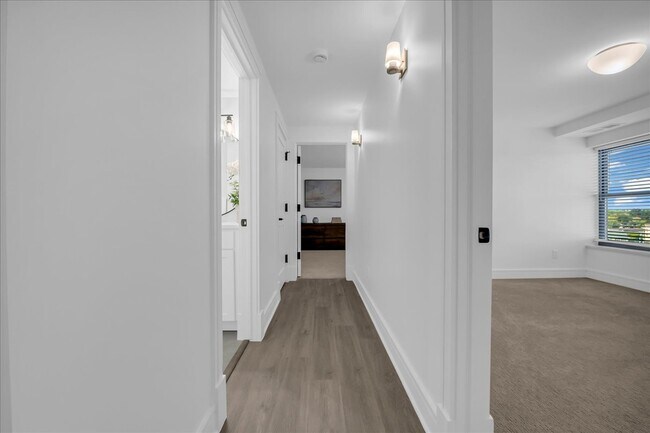 Building Photo - 411 S Old Woodward Ave