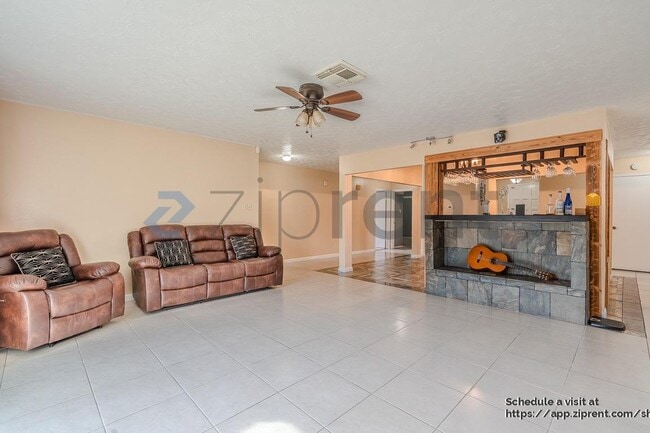 Building Photo - 10431 Odessa Dr