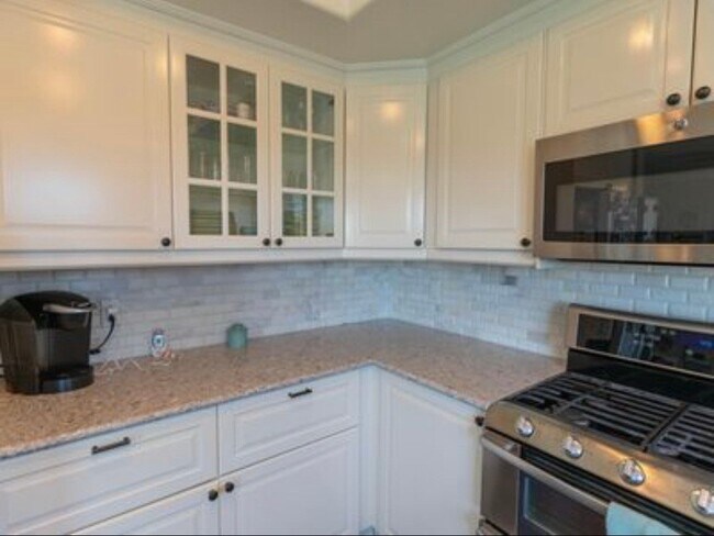 Building Photo - 1804 Sweet Briar Pl