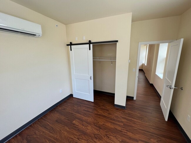 Building Photo - Eisenberg Apartments