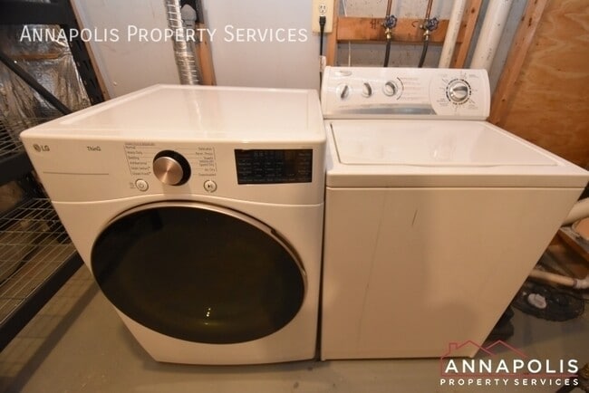 Building Photo - 571 Quaker Ridge Ct