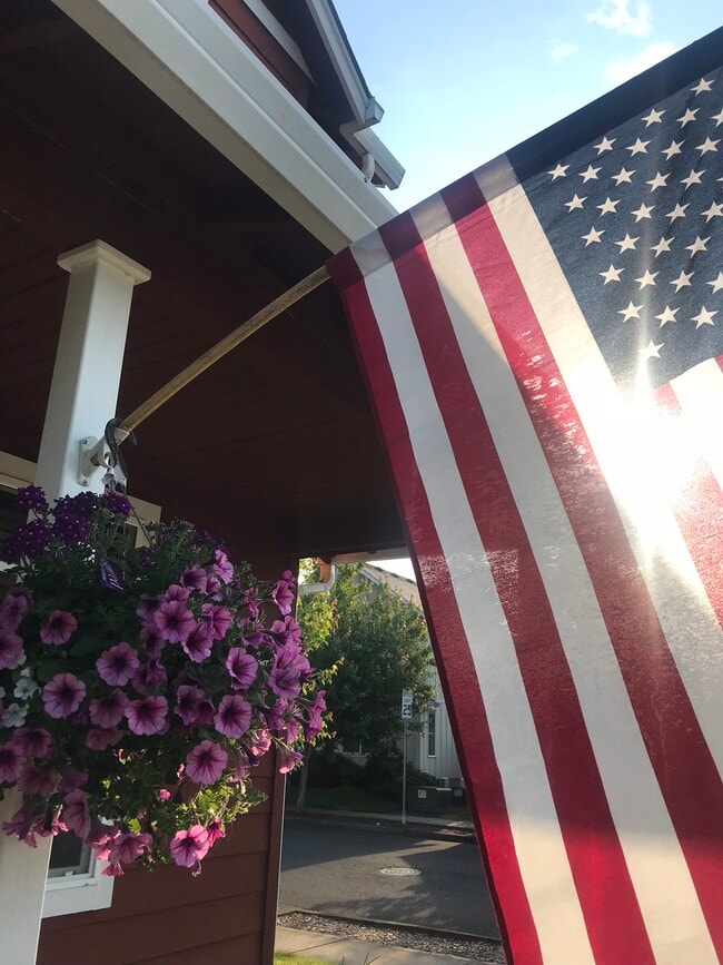 Building Photo - 1216 SE 7th St